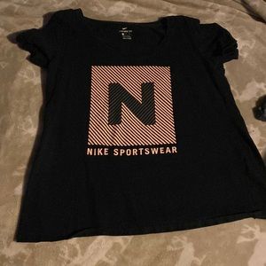 Women’s Nike t-shirt